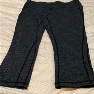 GapBody capri leggings